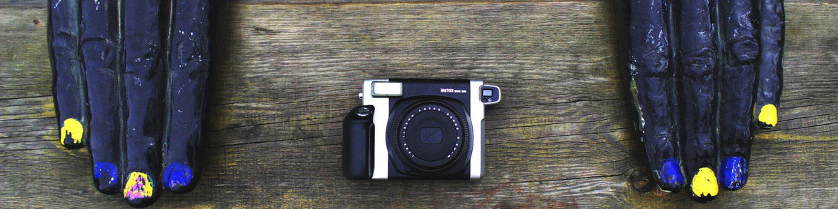 Широкие возможности моментальных снимков: обзор Fujifilm Instax 300